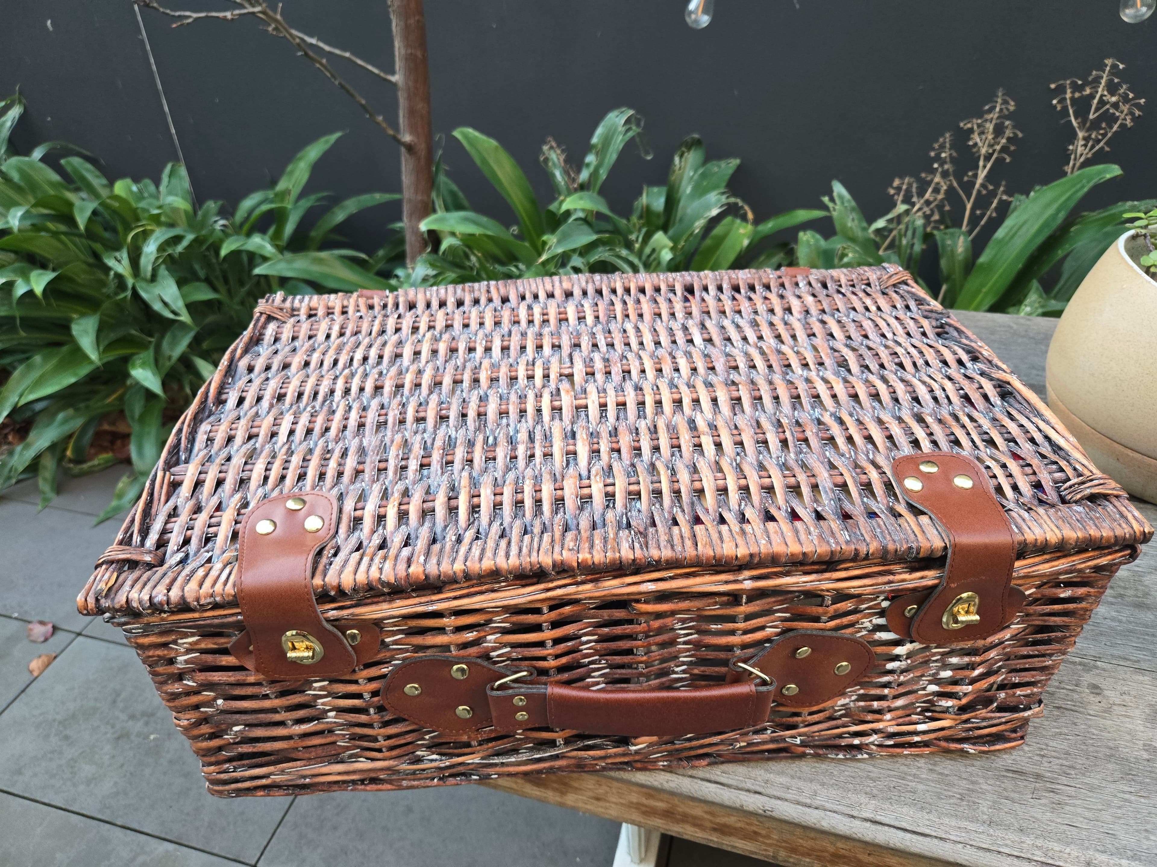 Brown Wicker Picnic Basket, photo 5 of 5