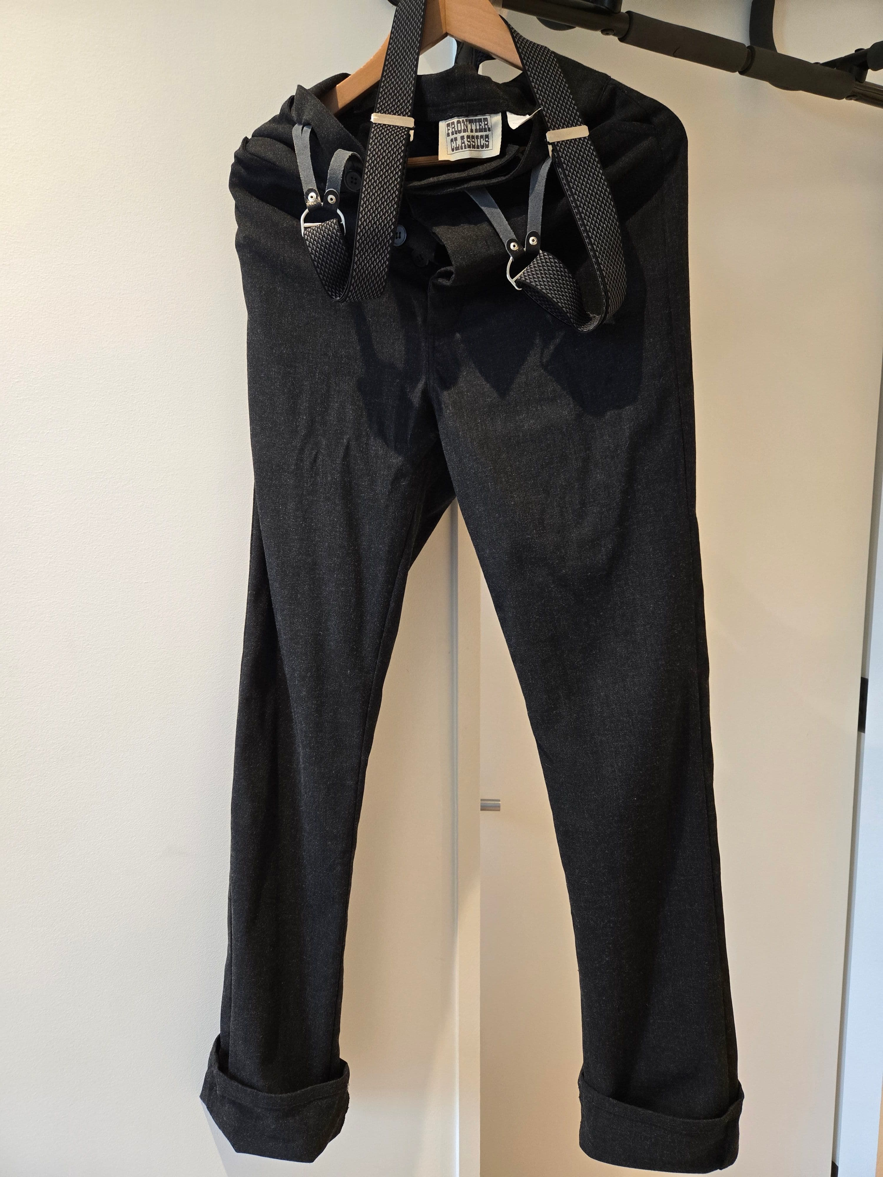 Black Trousers, photo 1 of 3