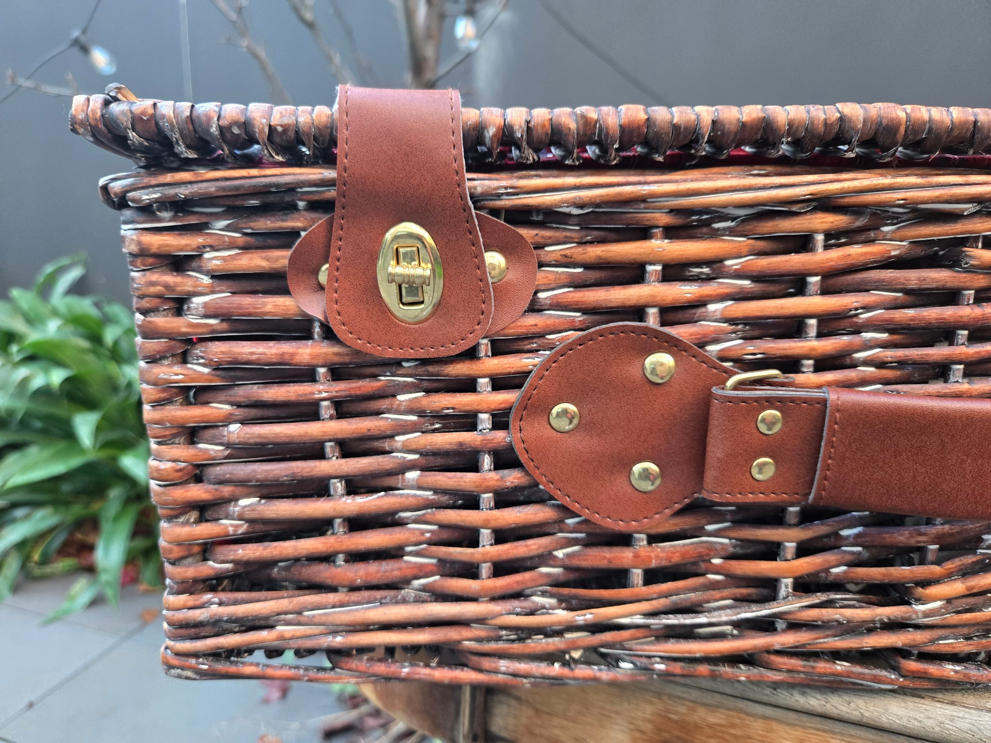 Brown Wicker Picnic Basket, photo 4 of 5