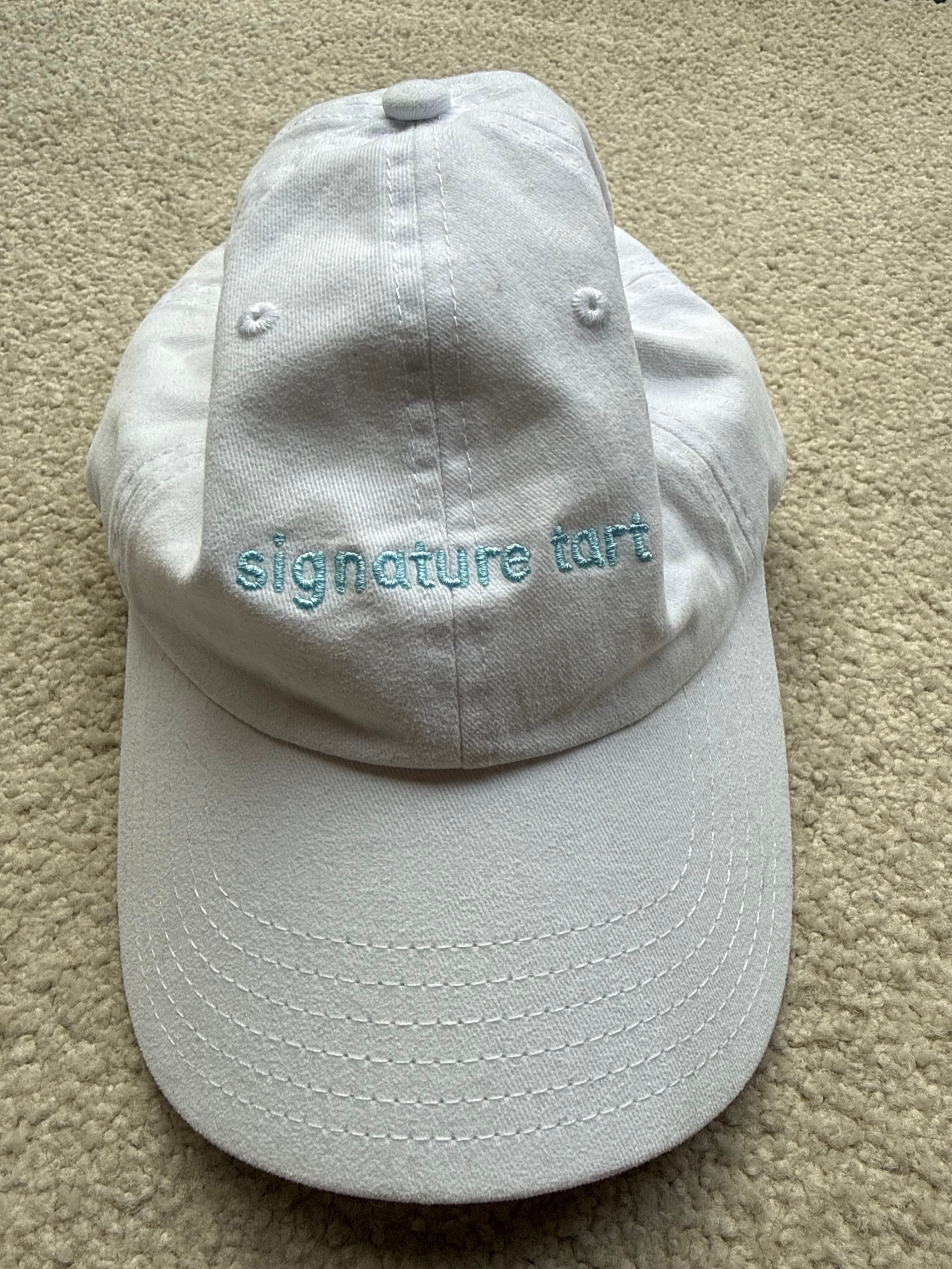 White Baseball Cap yochi, photo 1 of 3