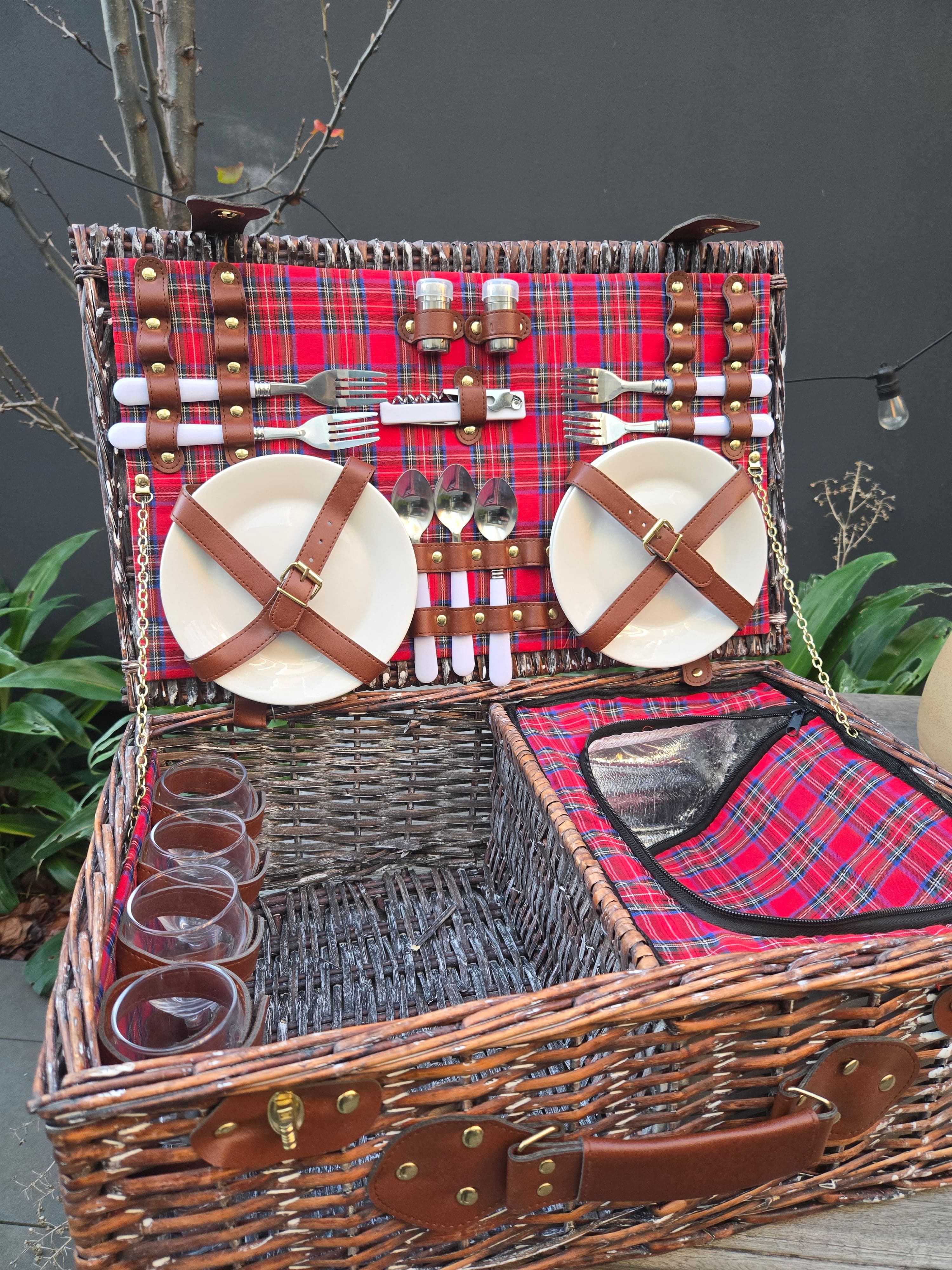 Brown Wicker Picnic Basket, photo 3 of 5