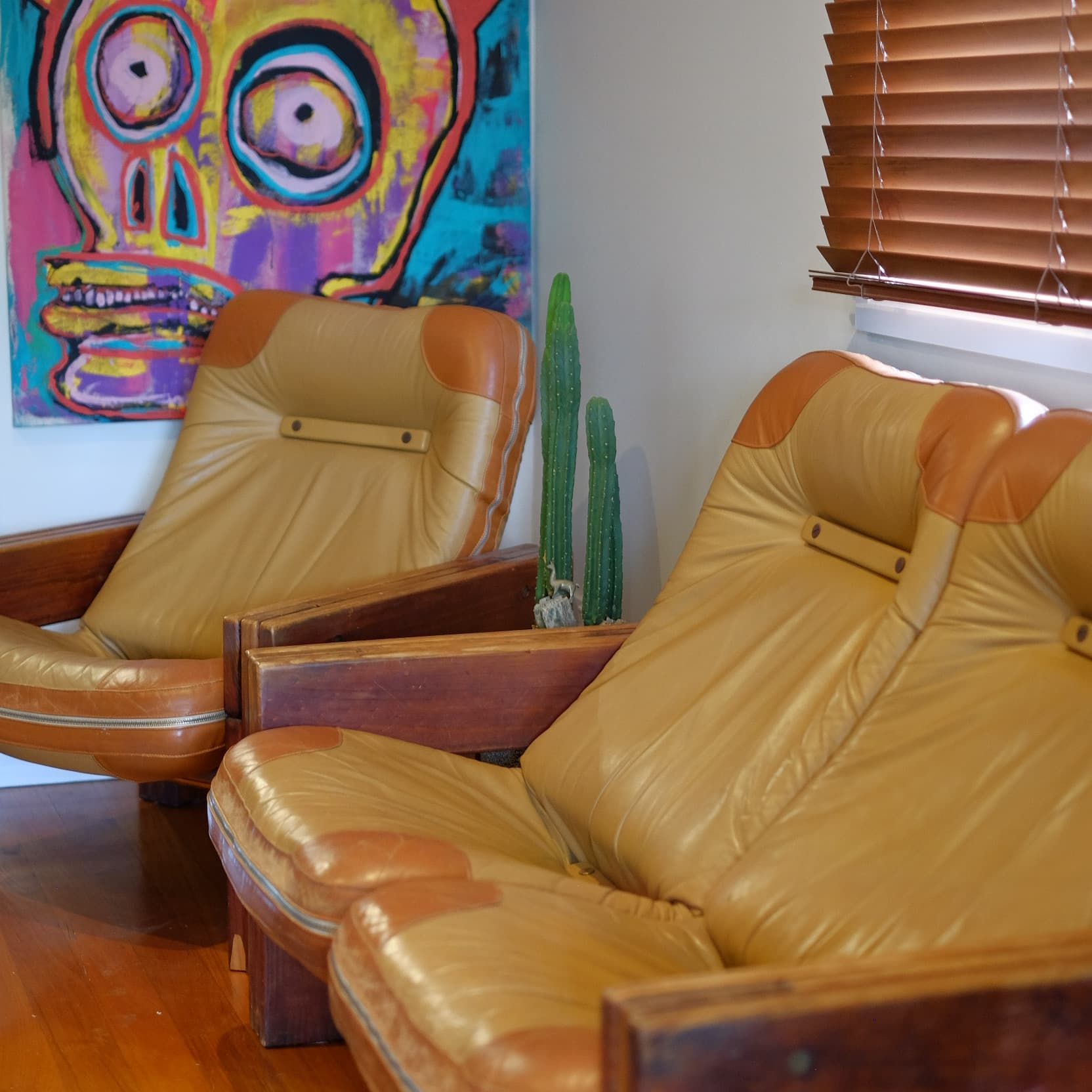 Vintage Post & Rail Lounge Suite, photo 4 of 5