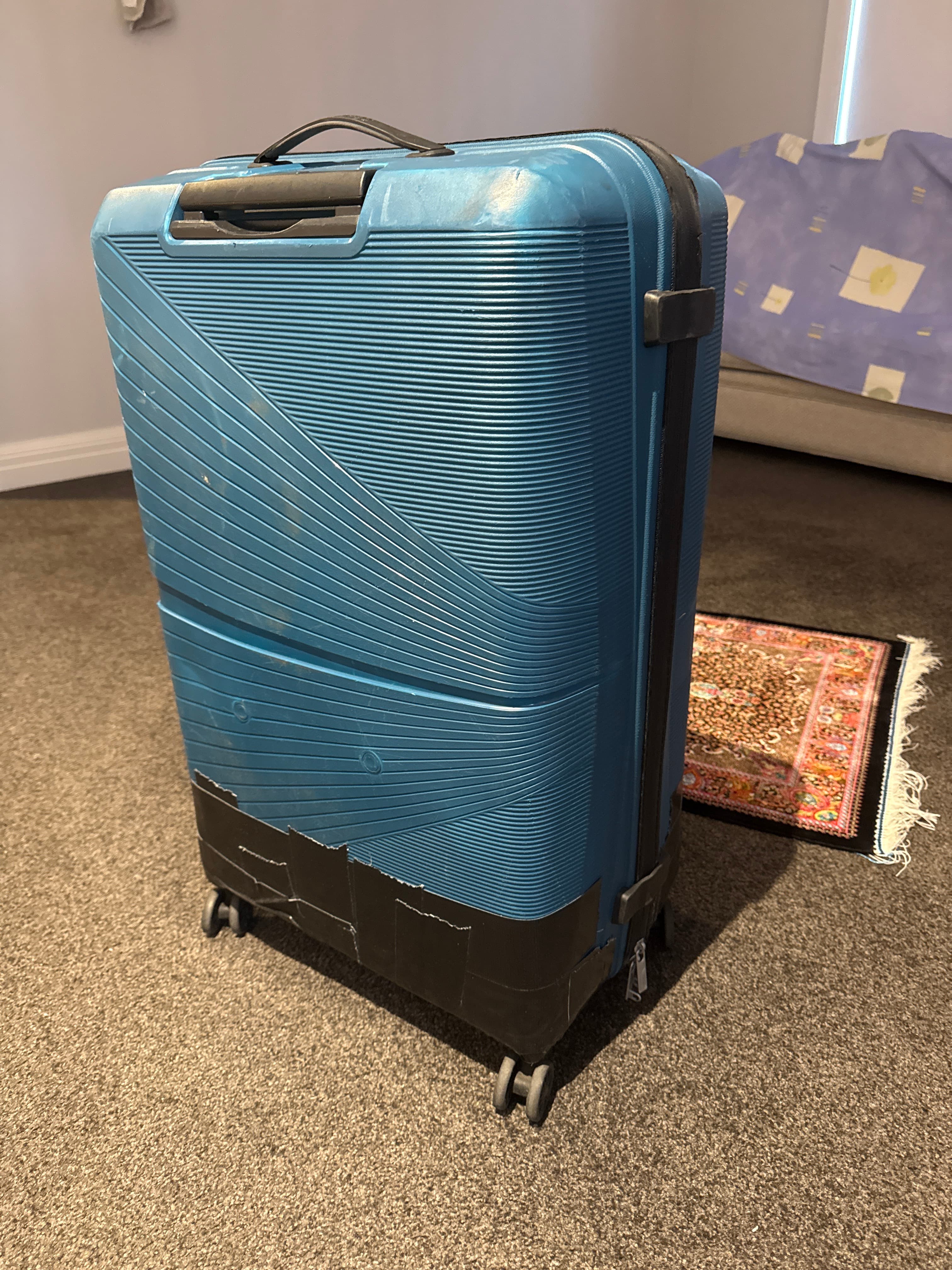 Blue Hardshell Spinner Suitcase, photo 1 of 5