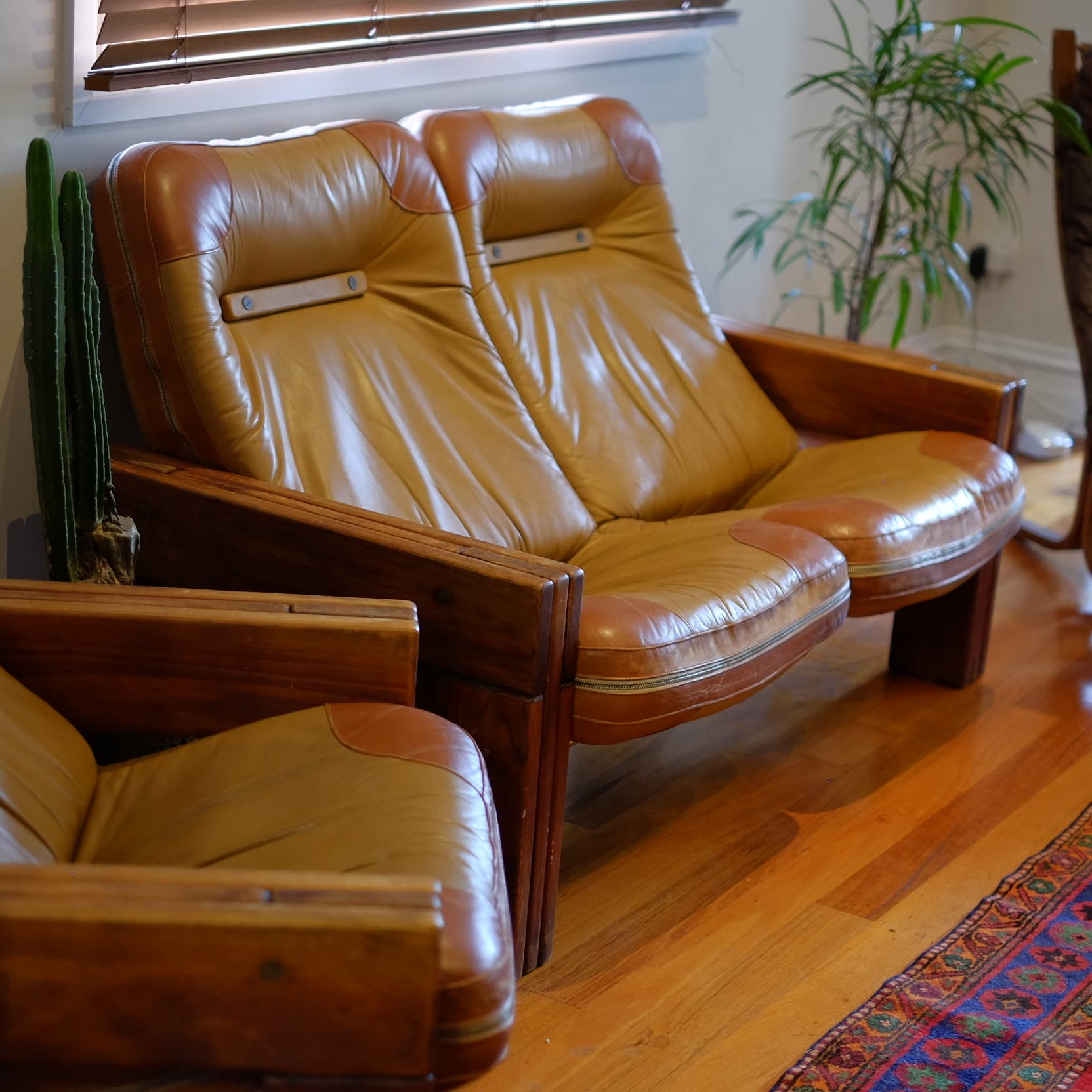 Vintage Post & Rail Lounge Suite, photo 5 of 5