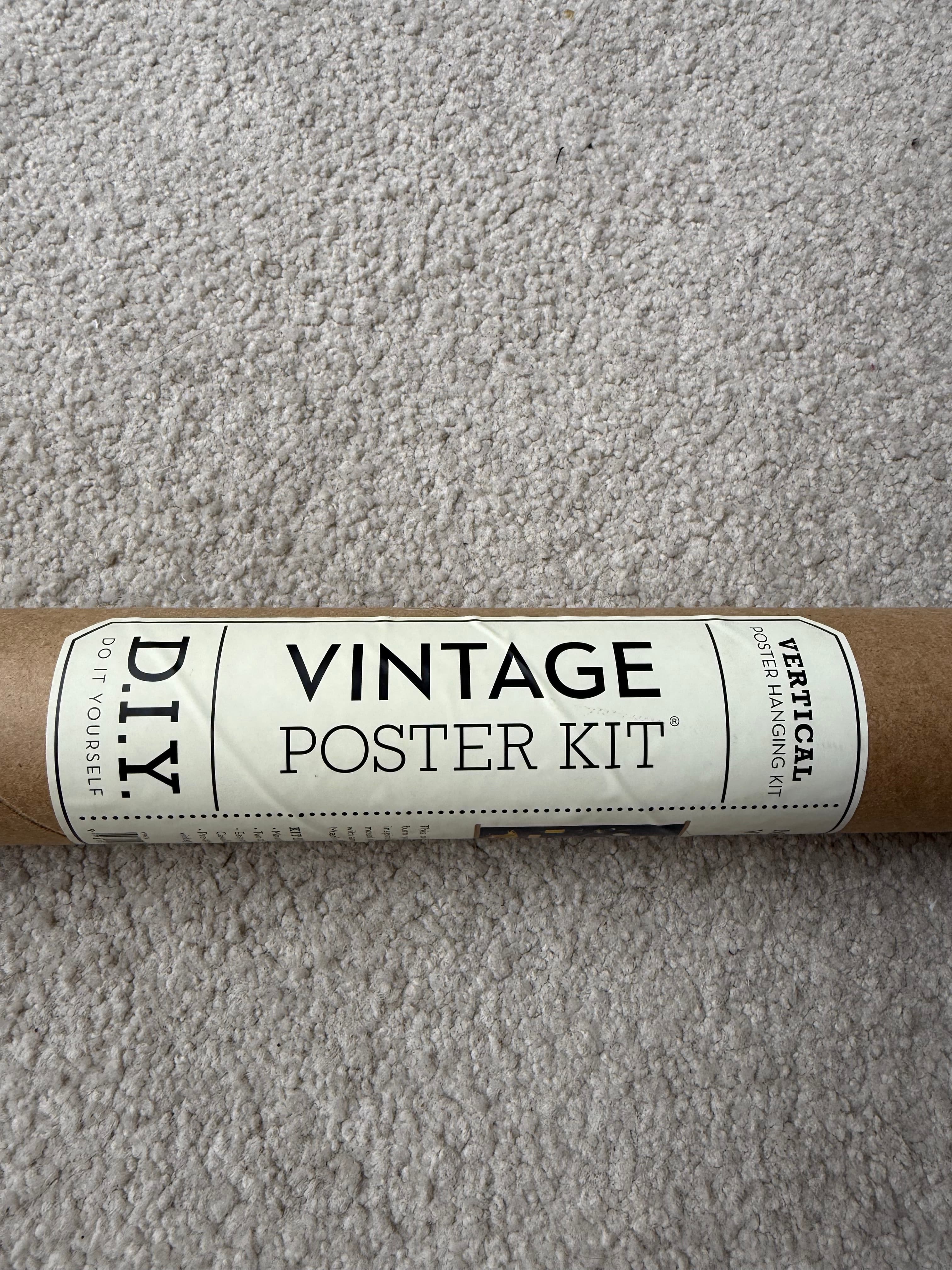 Beige Poster Hanging Kit