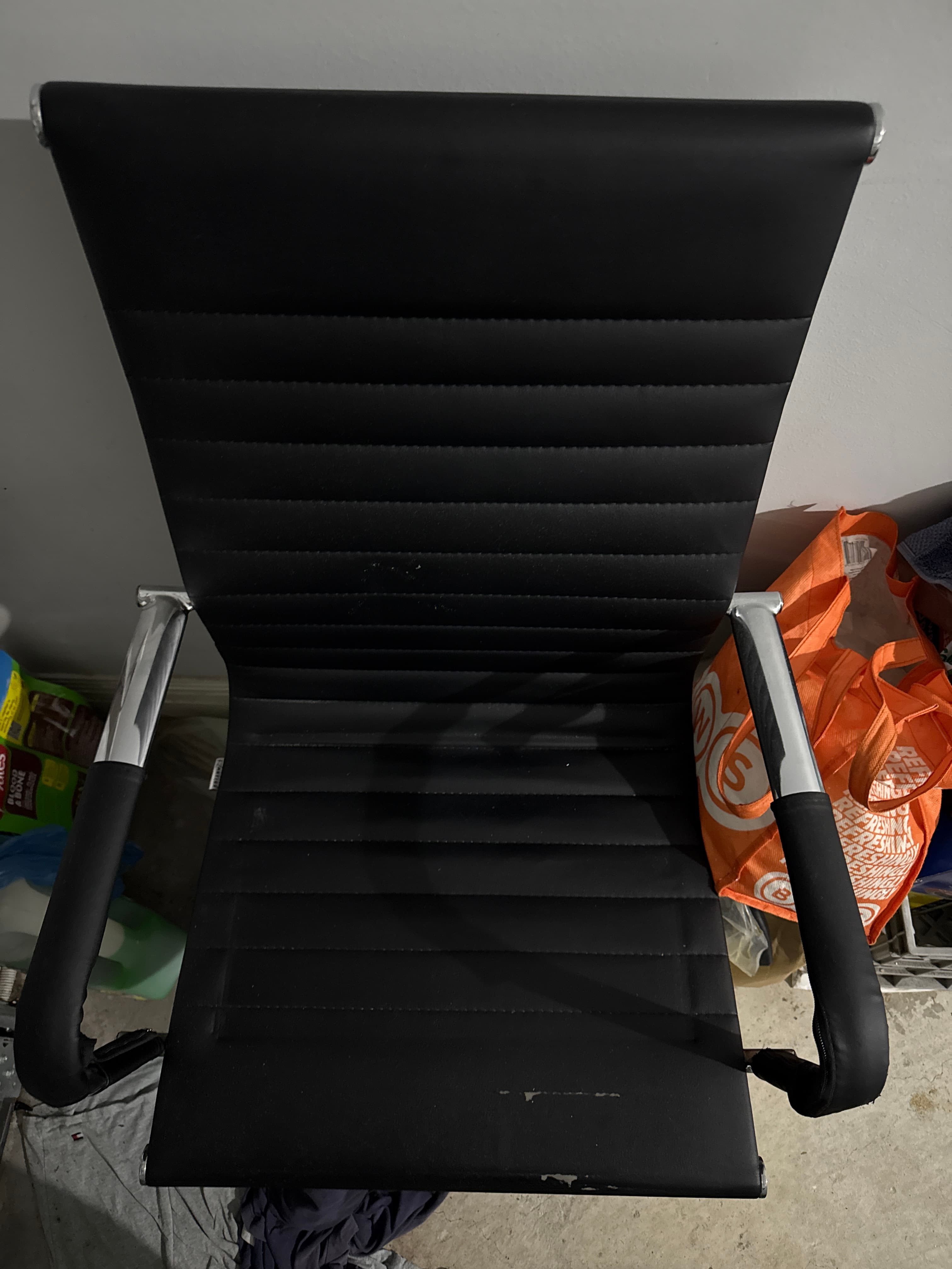 Black Office Chair, photo 2 of 3